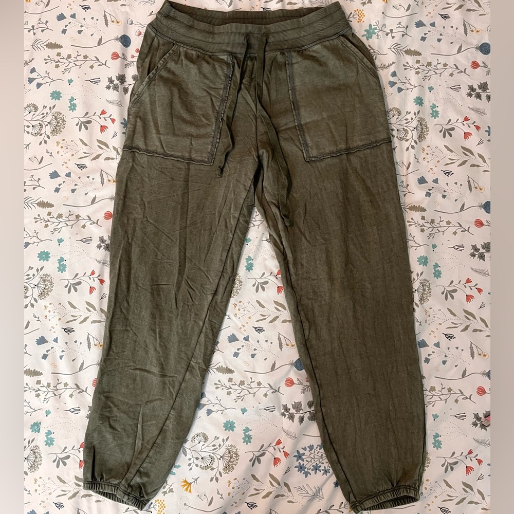 🌼 3 for $20 aerie Olive Green Joggers